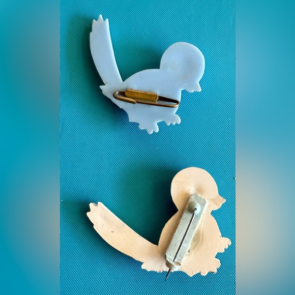 Vintage 1950s-1960s Bird Brooch Set in Blue and Cream - Picture 3 of 6